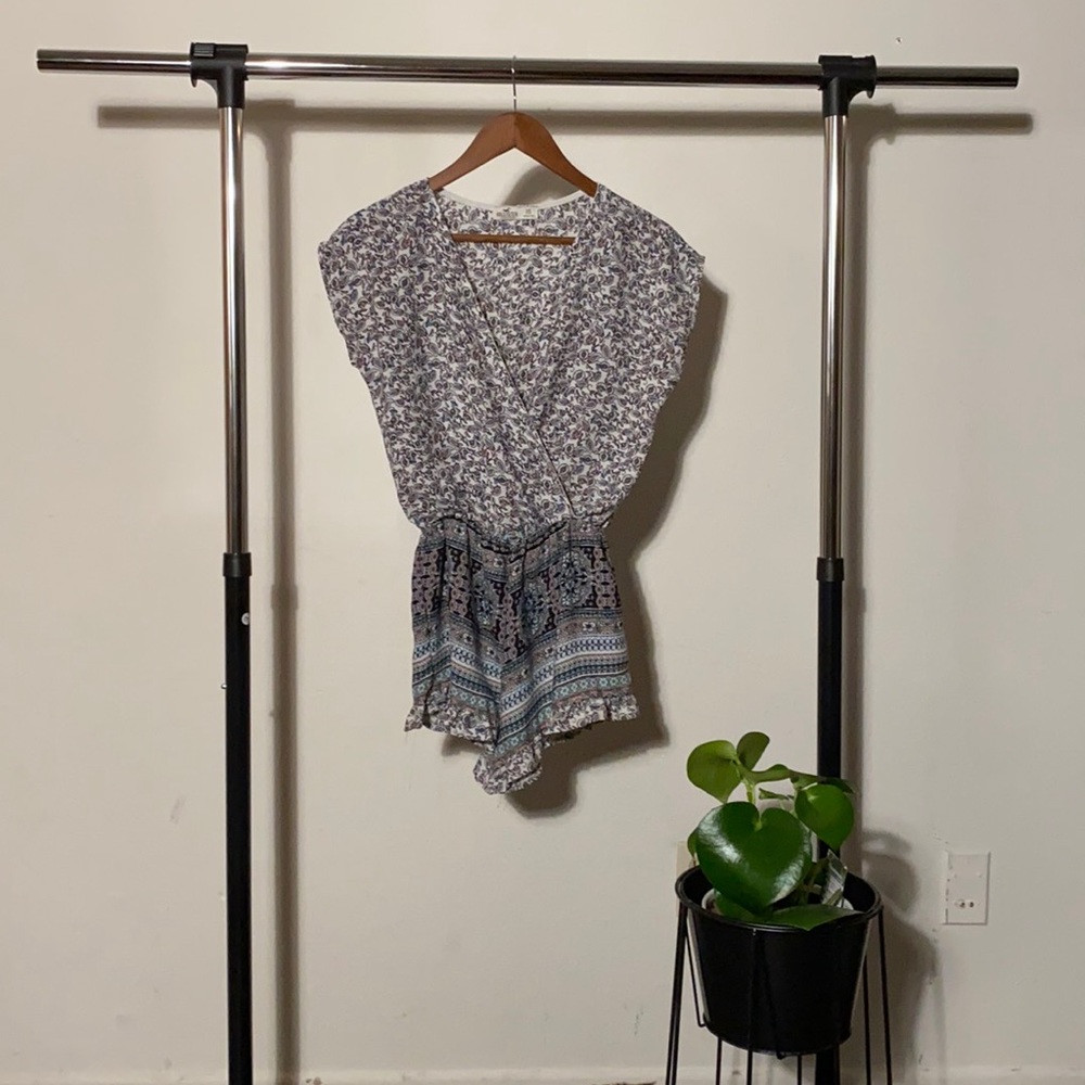 Hollister XS Printed Sleeveless Romper